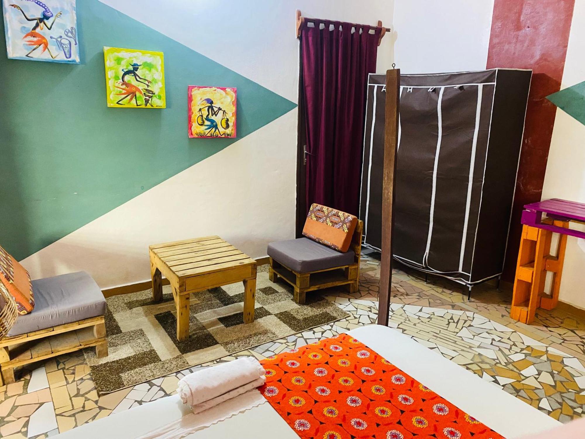 Akwa Guesthouse โกโตนู ภายนอก รูปภาพ